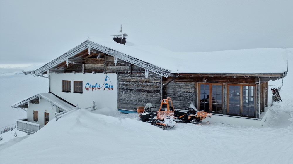 Gipfo hut.